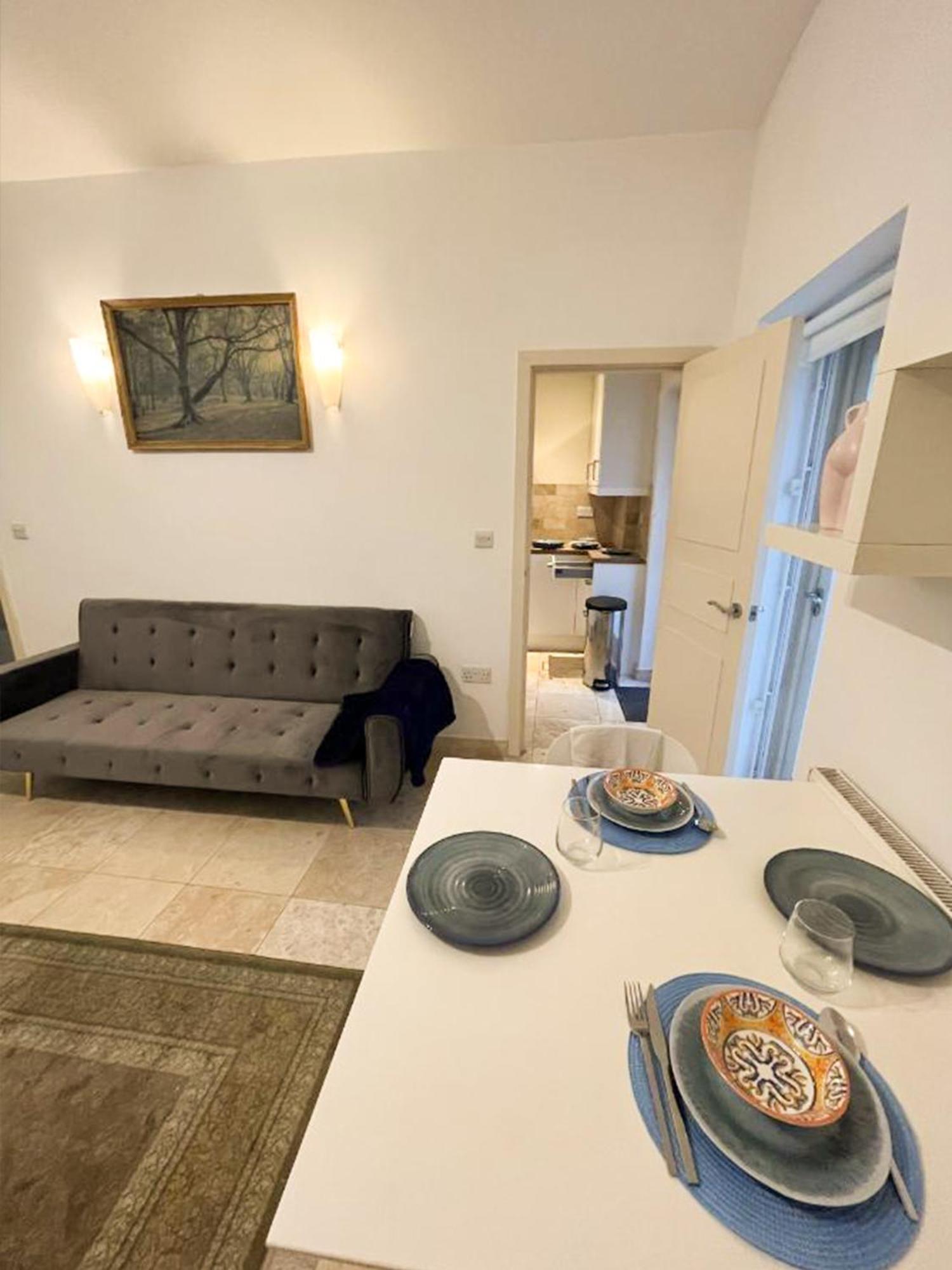 Apartment Moments From Hyde Park 런던 외부 사진
