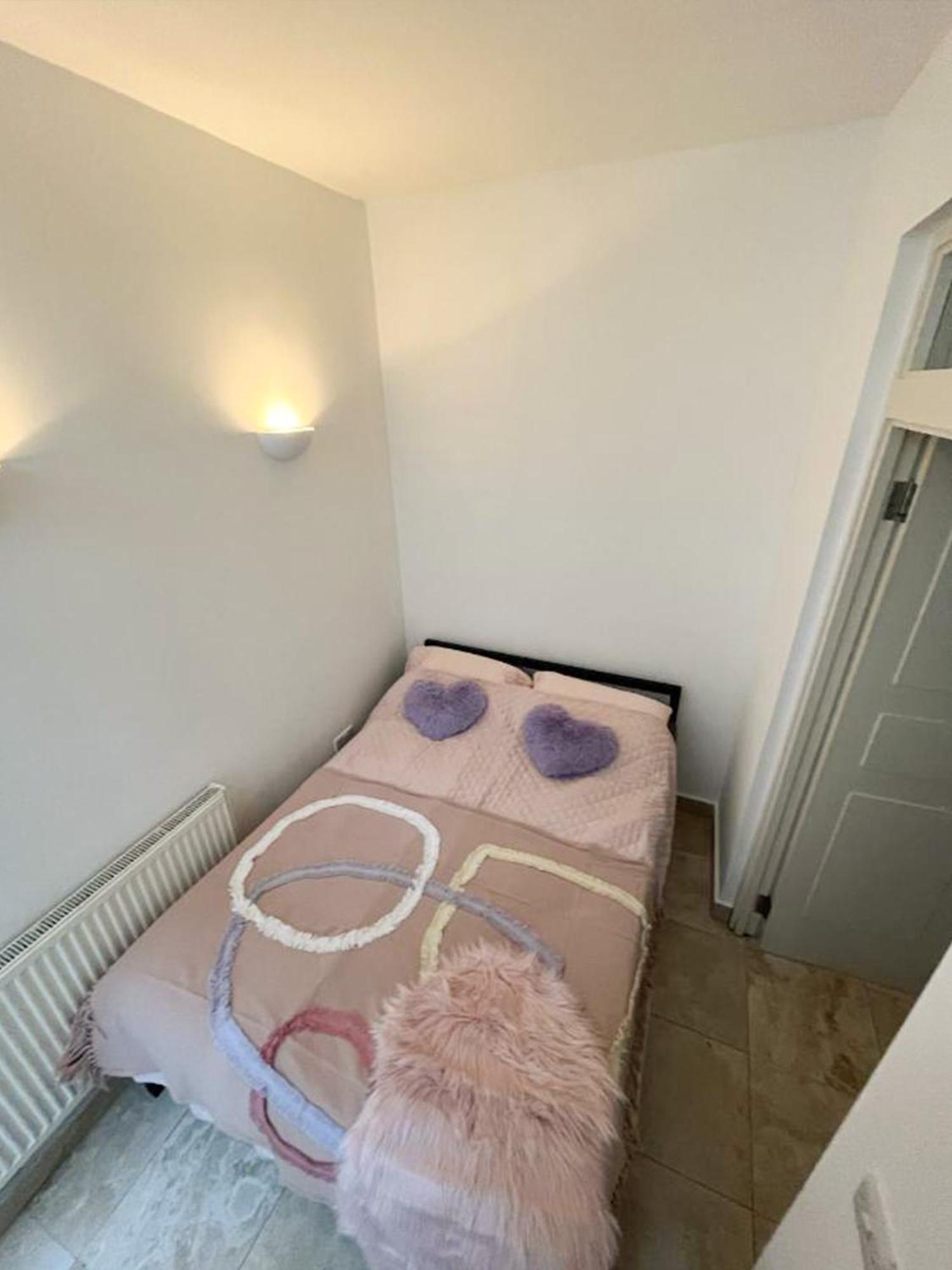 Apartment Moments From Hyde Park 런던 외부 사진