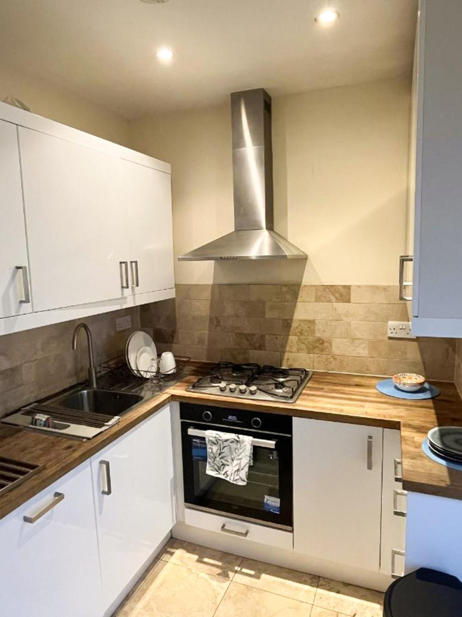 Apartment Moments From Hyde Park 런던 외부 사진
